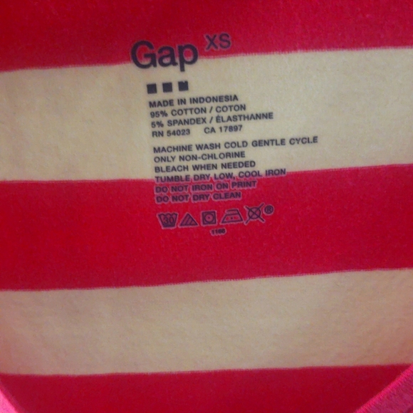 White/pink striped Gap t-shirt, size XS - Picture 3 of 3